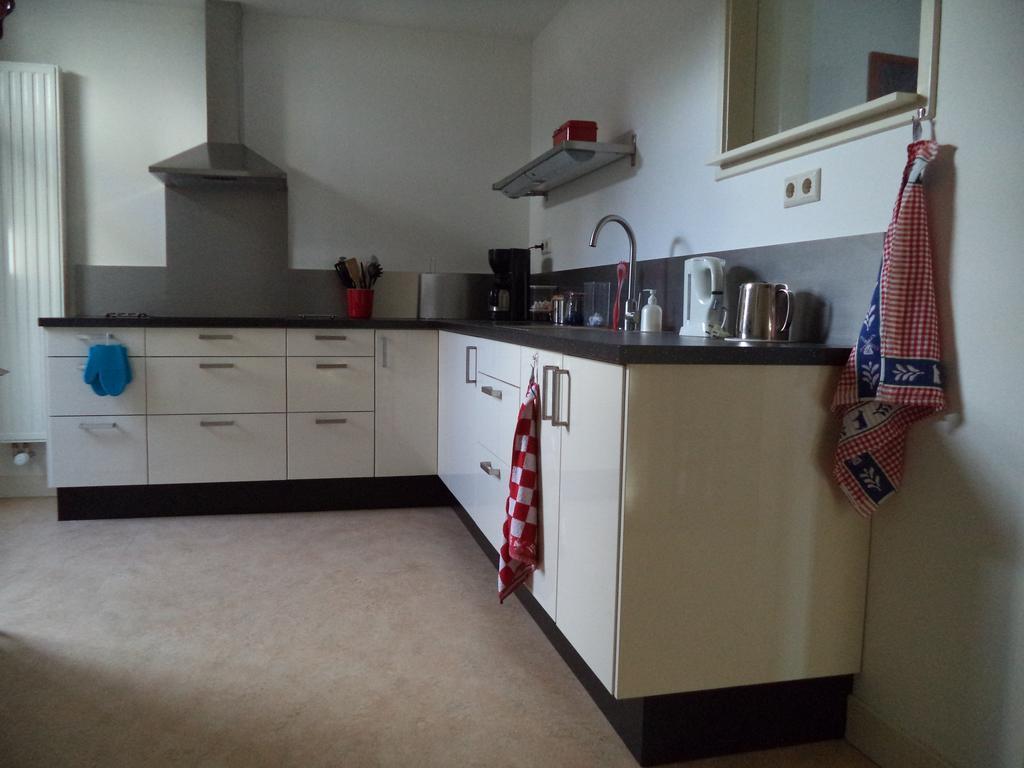 Aan Het Veer Minimaal 4 Overnachtingen Apartment Дирен Стая снимка